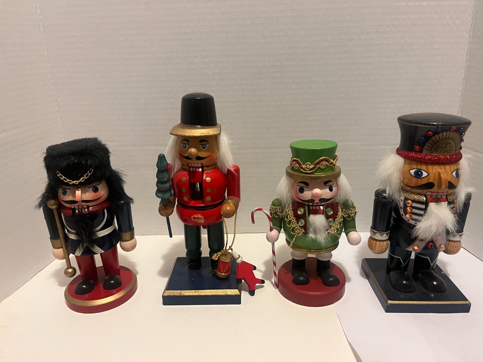 lot of 4 nutcrackers