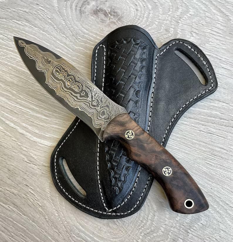 Real Damascus Hunting Knife & Rose Wood Handle – 150 Layers – Blacksmith Knife