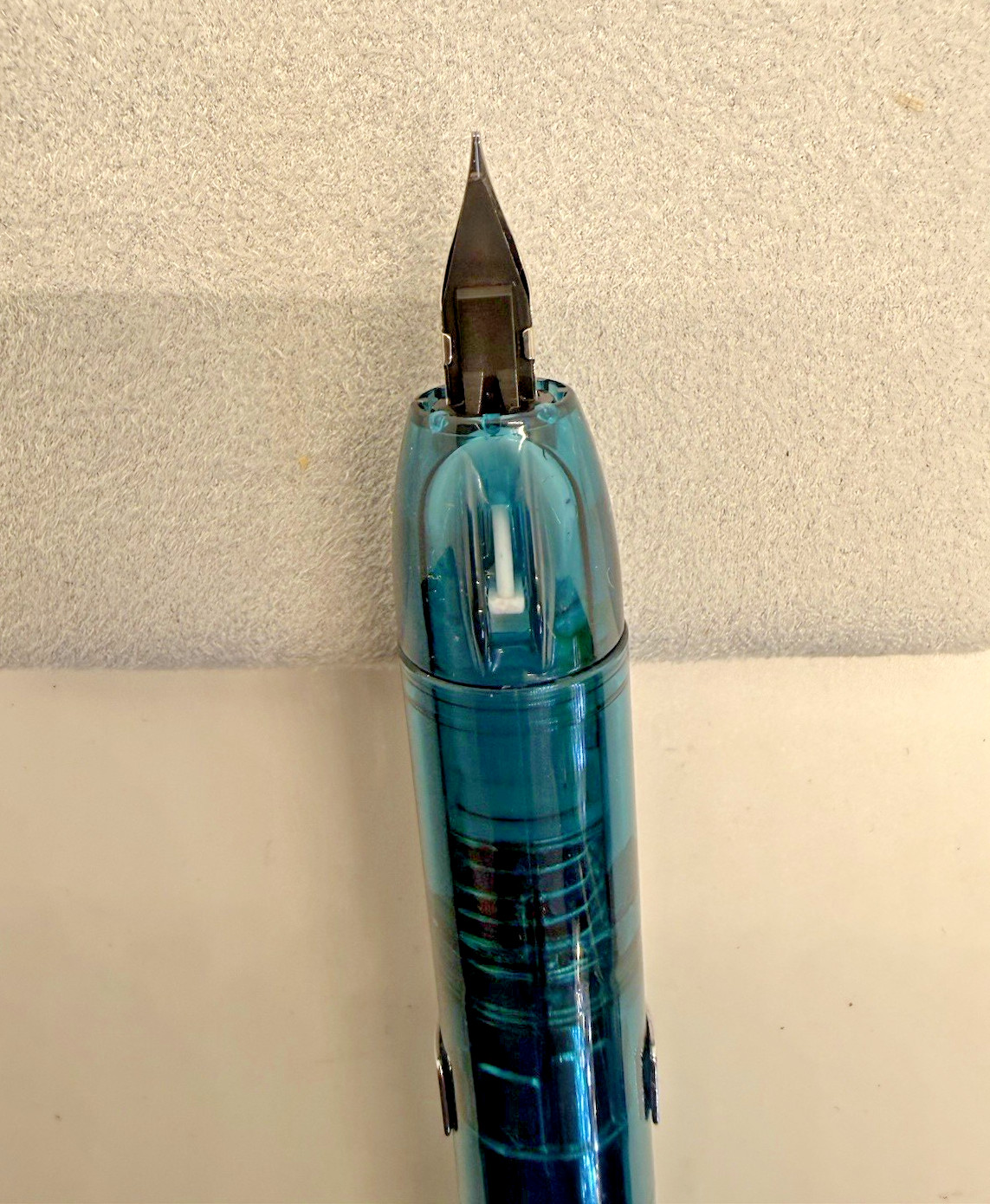 Platinum Curidas Clear Blue Retractable Fountain Pen Fine Nib Boxed Converter