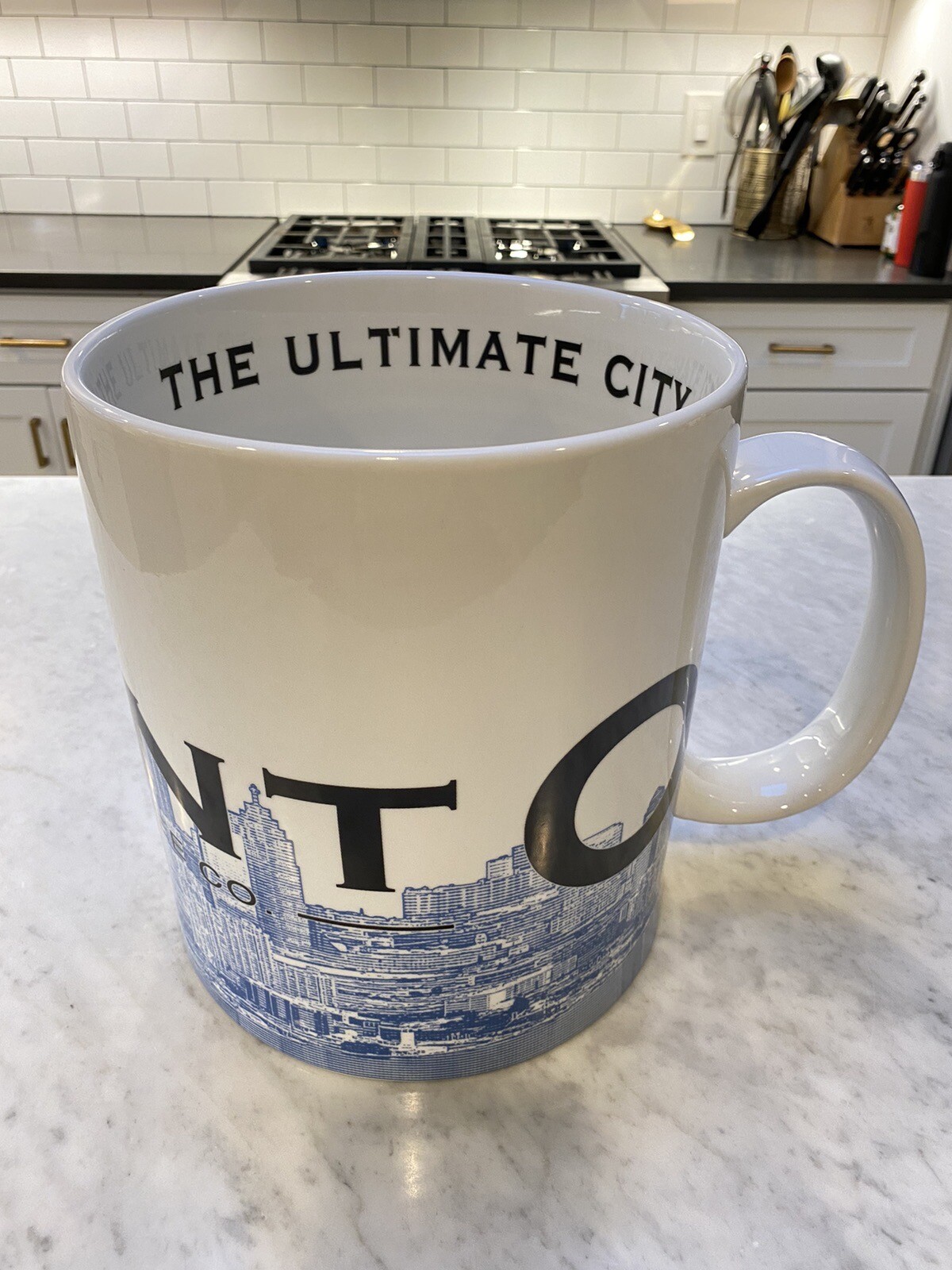 Rare 2002 Series 1 Starbucks 2.5 Gallon TORONTO Skyline Series Mug 10.5″