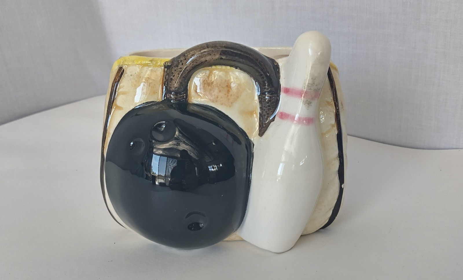 Vintage Relpo Off White Bowling Bag Ceramic Planter Made in Japan #6676