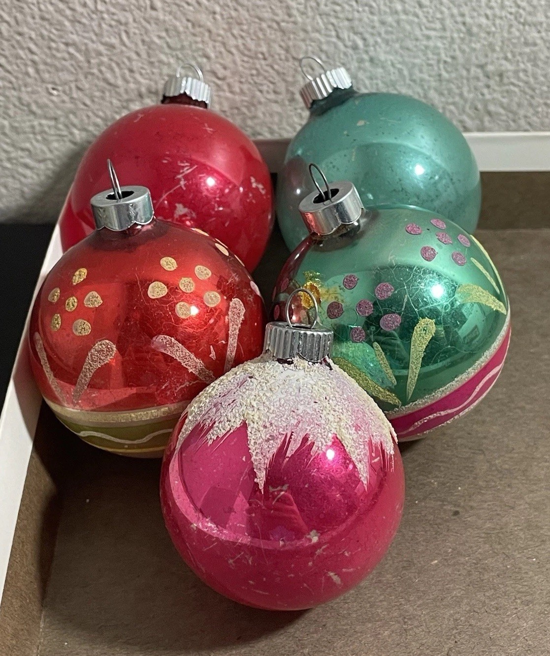 Vintage Lot Of 5 Shiny Brite Glass Christmas Holiday Ornaments w 3 Hand Painted