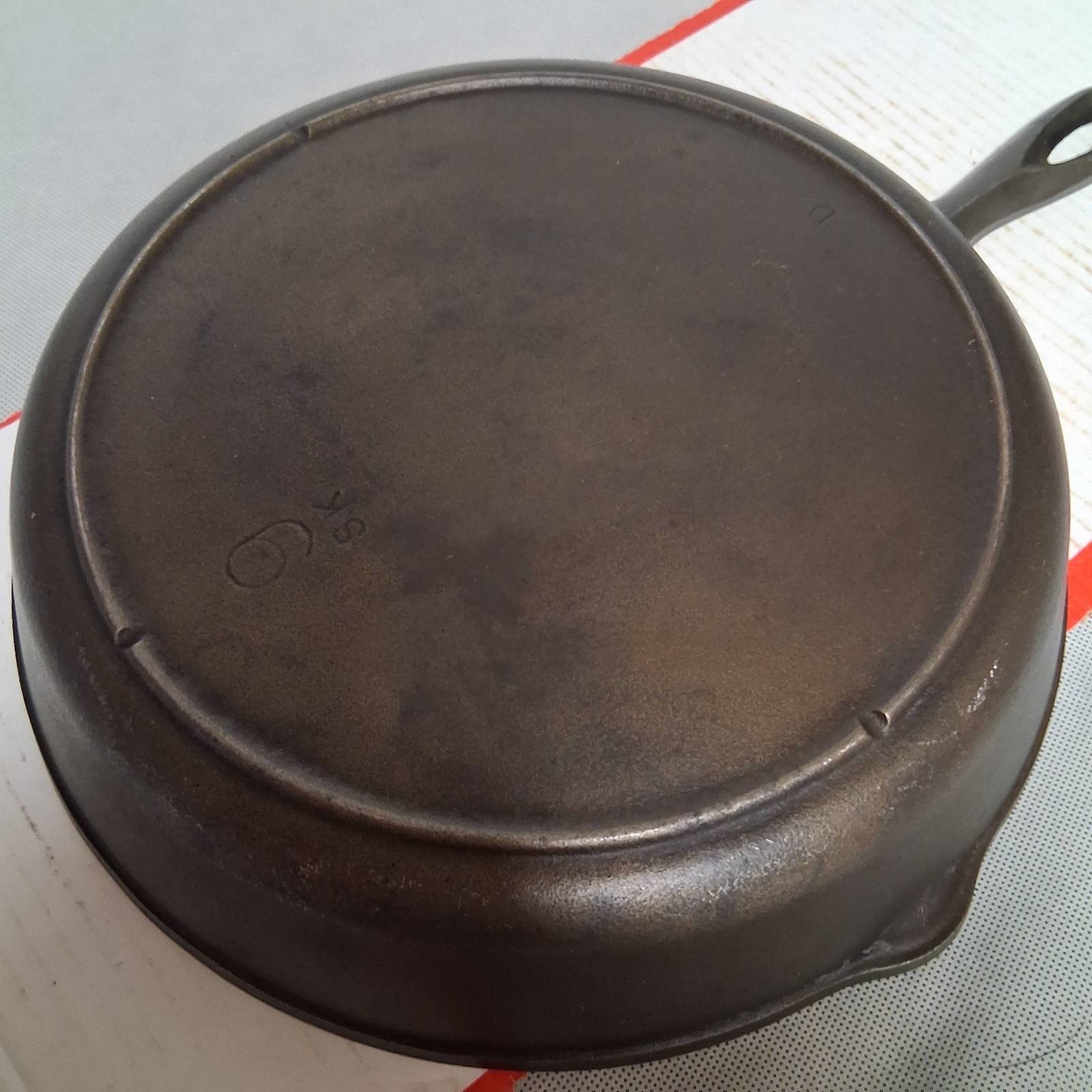 1930’s-1950’s Lodge #9 SK Cast Iron Skillet 11.5″ 3 Notch Heat Ring Sits Flat