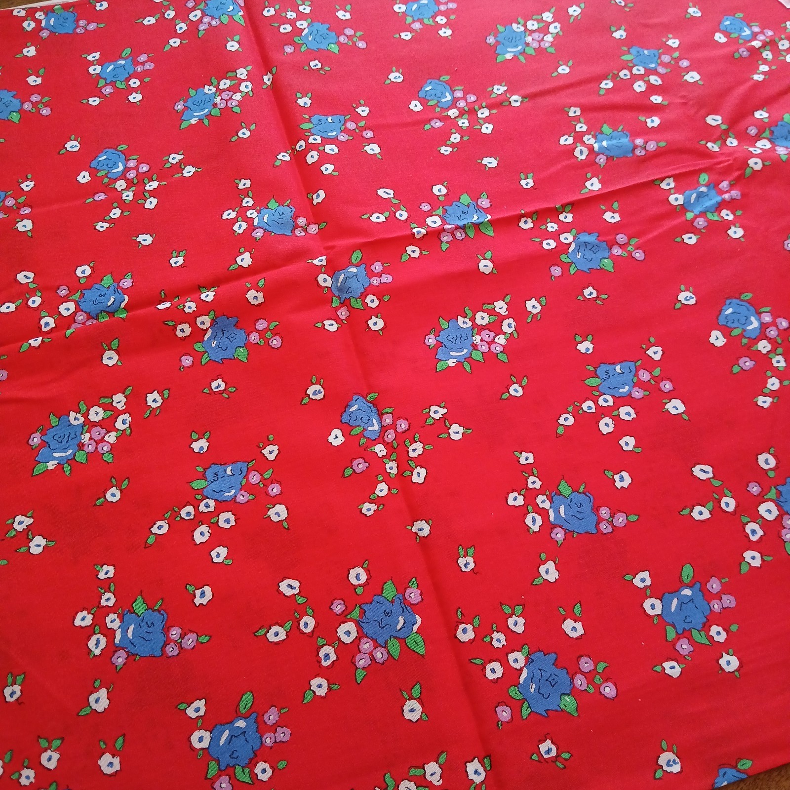 Vintage Cotton Quilting Fabric Red W/ Blue Floral Print Sweet 45″ x 3 Yards