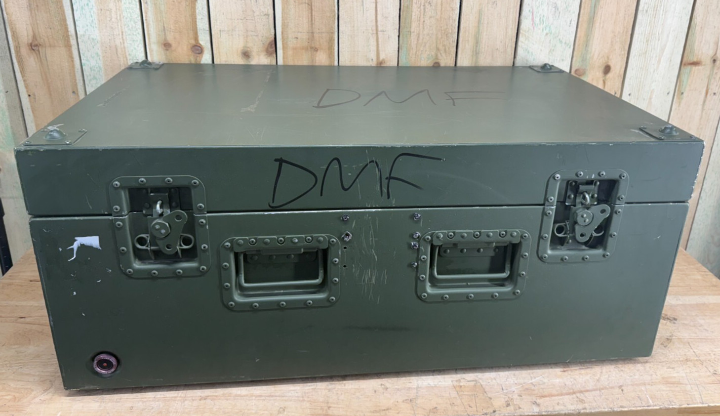 Military Surplus Metal Footlocker Case 39x22x16″ Green Waterproof Storage