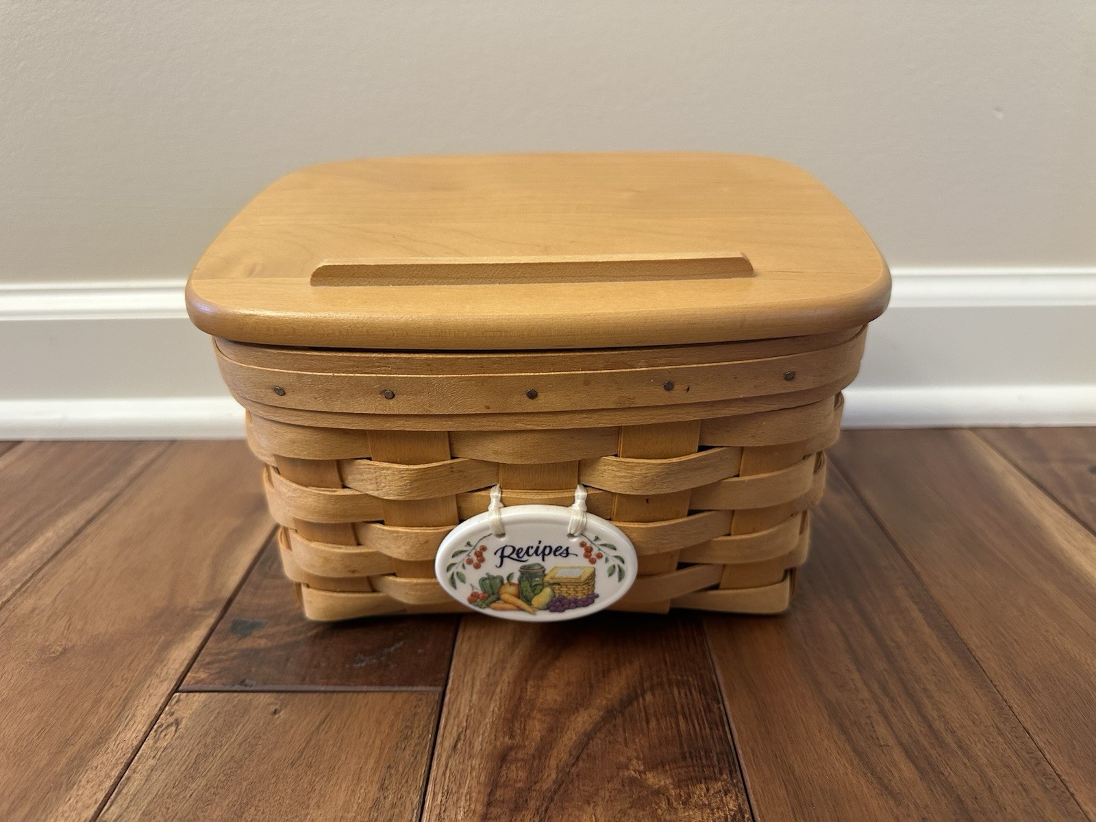 Longaberger 2000 Recipe Basket With Wood Lid And Tie-On