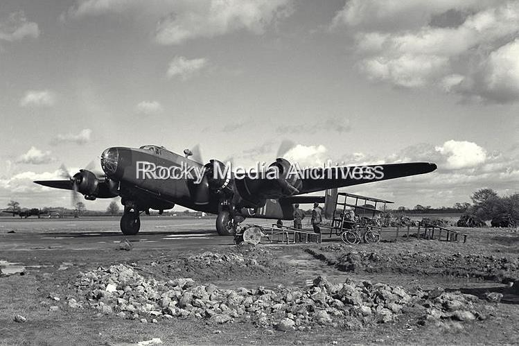 sdf-38 Halifax Bomber of the Royal Canadian Airforce 1946. Photo