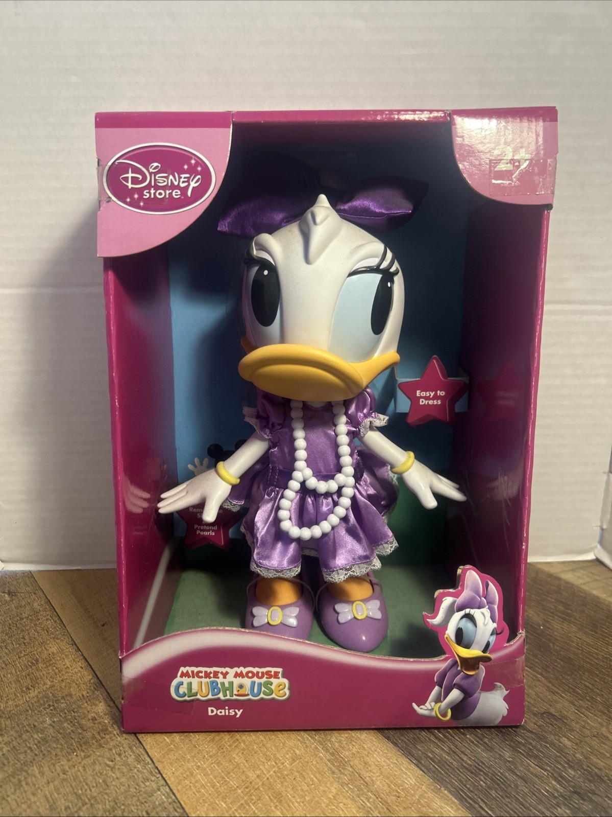 RARE DISNEY STORE DRESS UP DAISY DUCK PURPLE DRESS BOW HEELS PEARLS FIGURE DOLL!