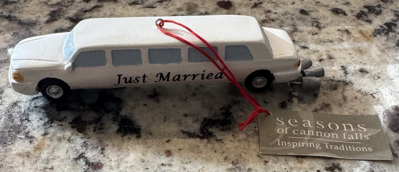 Vtg Just Married Pearl White Limo Carying Cans In Trunk Ornament 5″ Long “Rare”