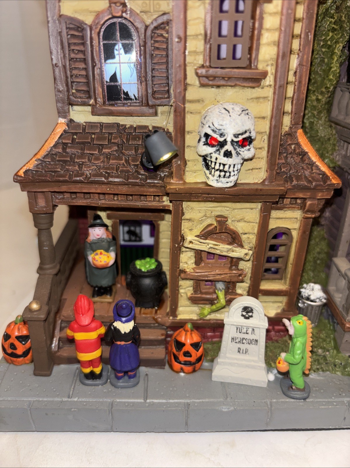 Lemax Spooky Town Haunted Estates Halloween Village Exclusive NIB