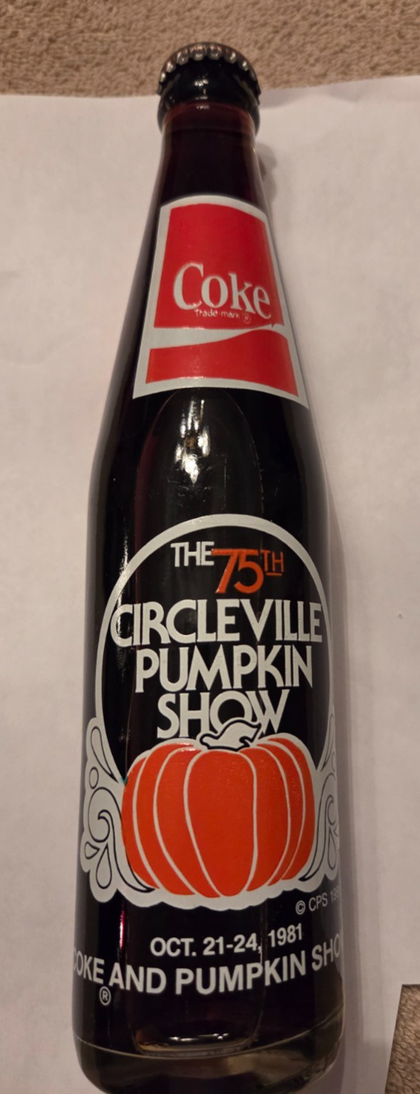 1981 CIRCLEVILLE OHIO 10OZ.PUMPKIN SHOW COCA COLA BOTTLE.