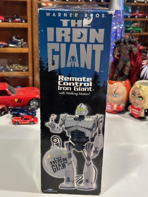 Warner Bros. The Iron Giant remote control Missile Fire Light Up Eyes Sound Rare