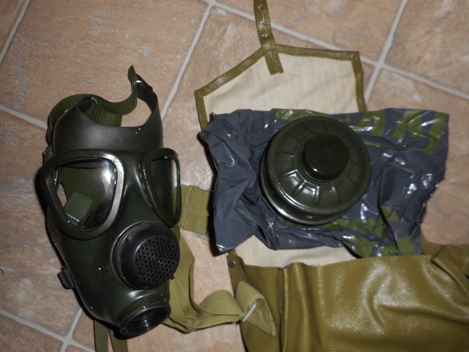 Rare original post Cold War era Romanian M74 gas mask with bag & filter NOS !!!