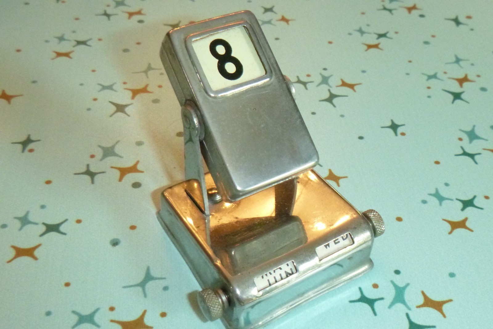 Vtg 50s 60s Perpetual Flip Desk Calendar Silver Tone Metal Date Day 2.5″ H Japan