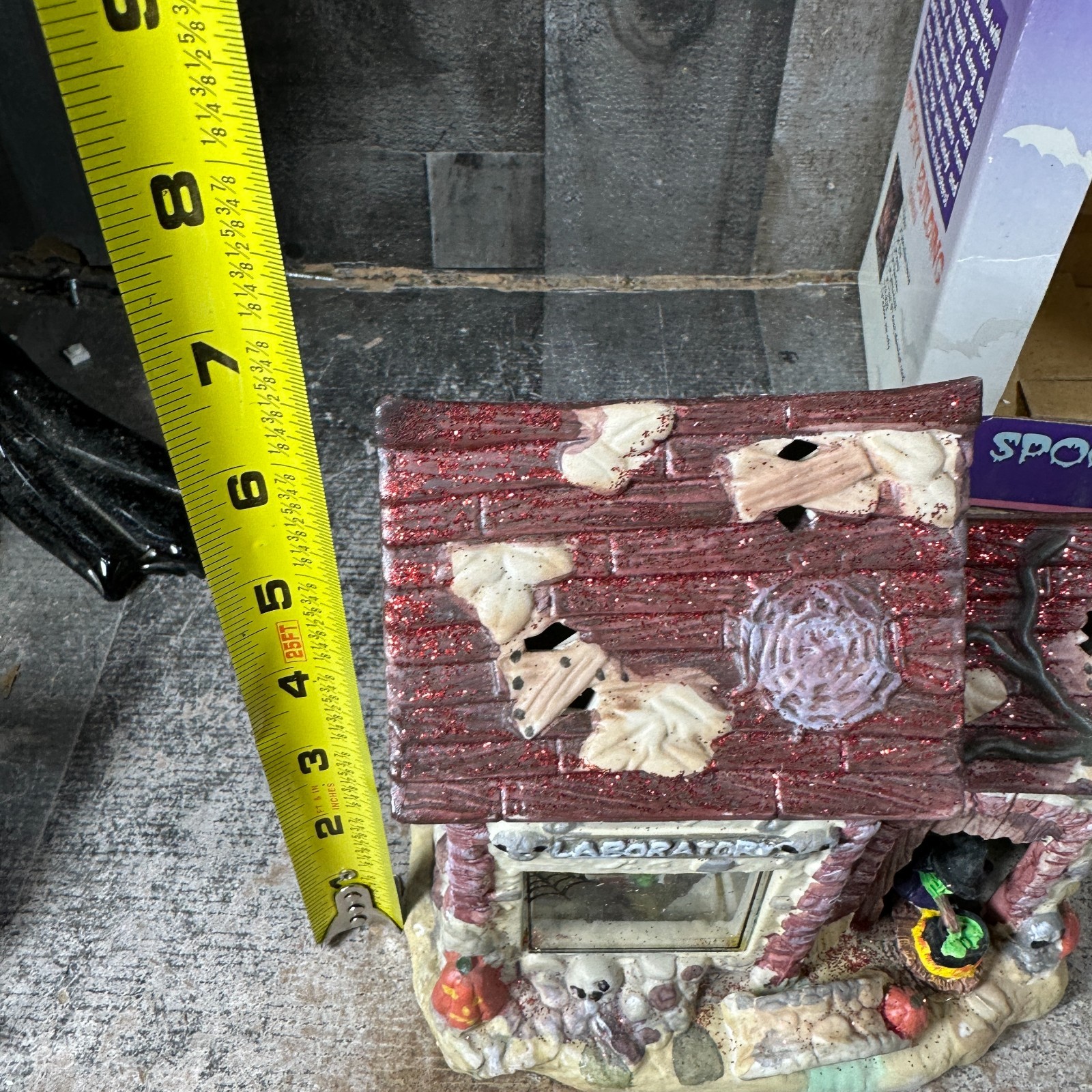 SPOOKYSIDE ESTATES HAUNTED LABORATORY GLITTER HALLOWEEN VILLAGE HOUSE