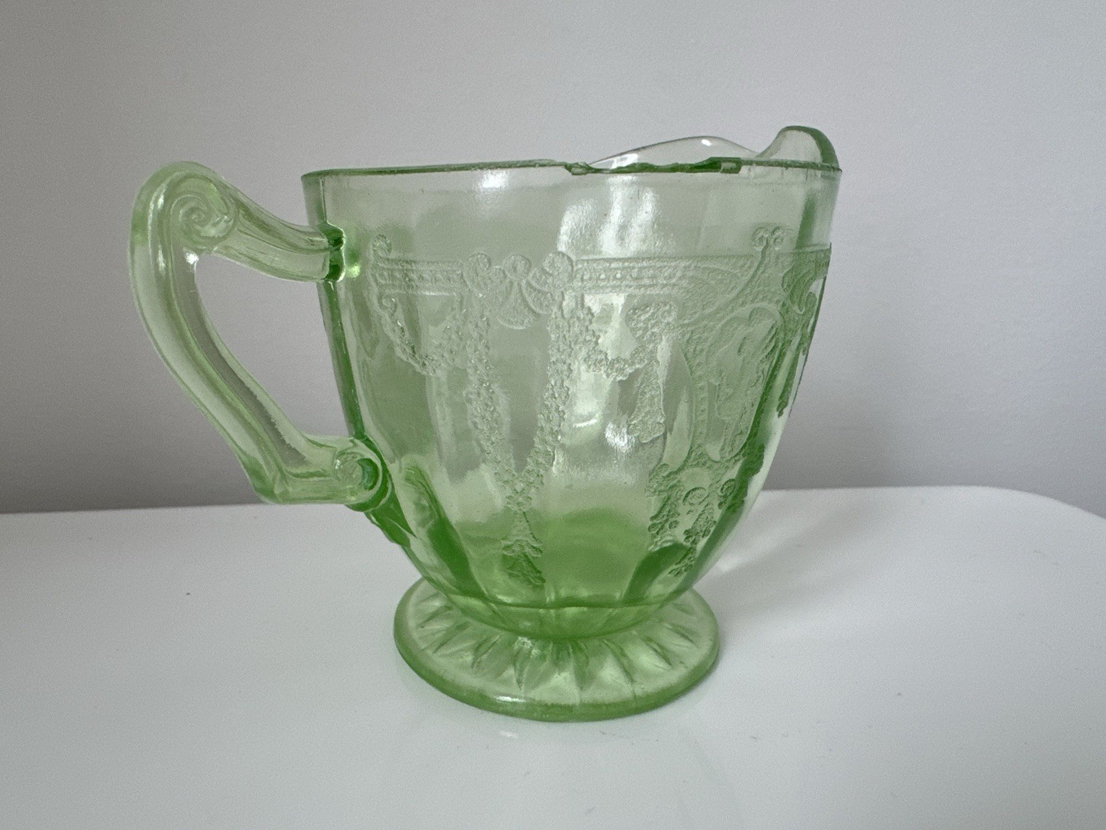 Uranium Depression Glass Anchor Hocking Cameo Ballerina creamer & sugar set GLOW