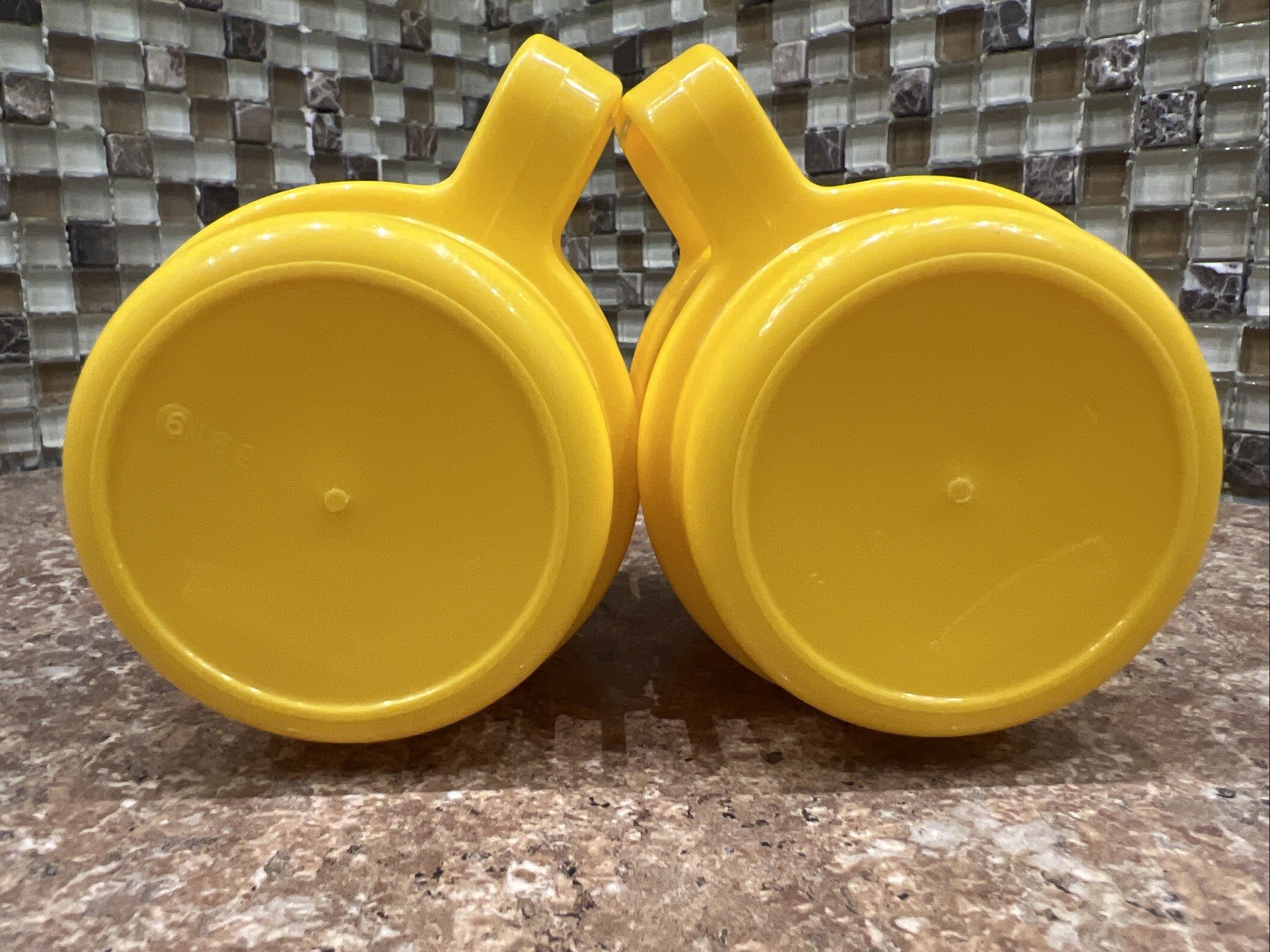 2 Vtg RUBBERMAID Yellow Plastic STACKABLE CUPS Mugs Coffee Cups #3819