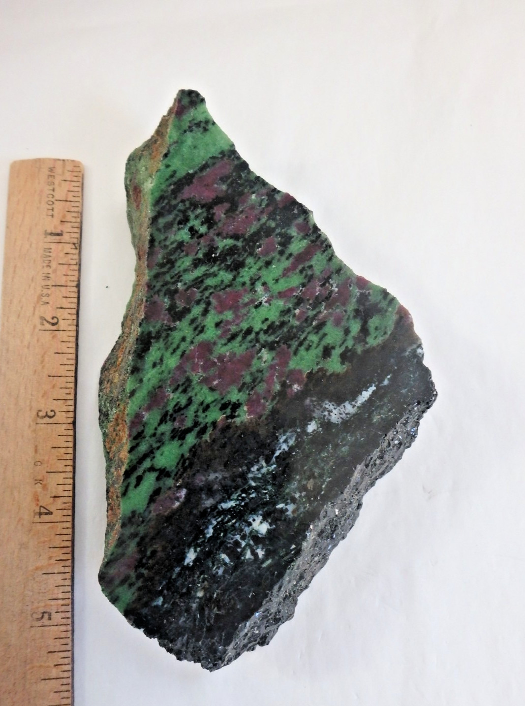 Stunning Ruby in Zoisite Crystal ❤️💚 422.6 grams UV Reactive ❤️💚 Polished Top