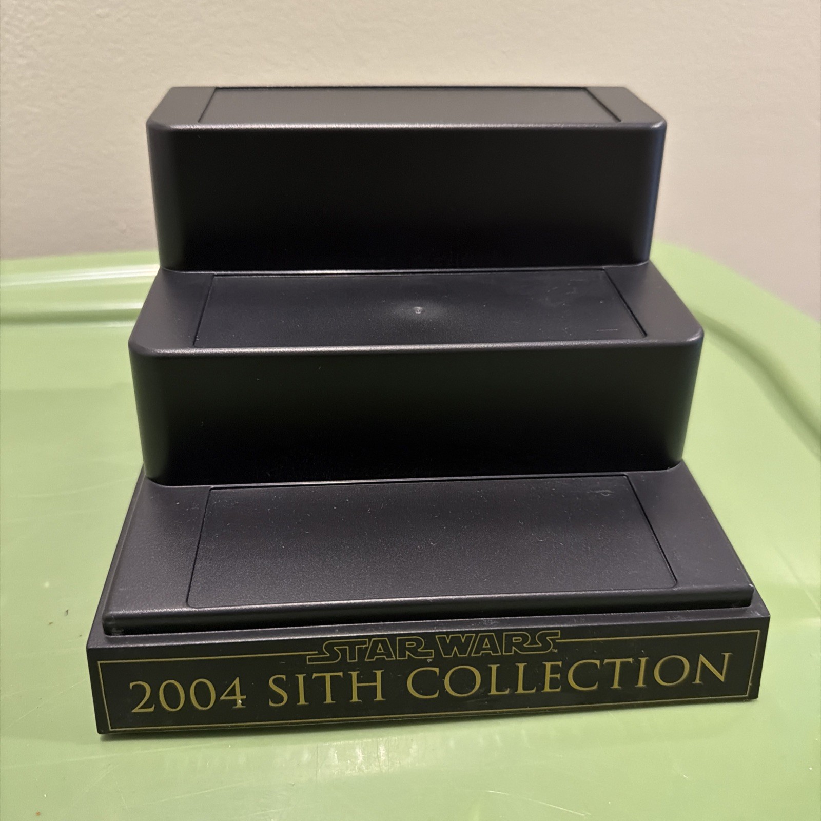USE THE FORCE Master Replicas Star Wars 2004 Sith Trio Display SW-504 .45 scaled