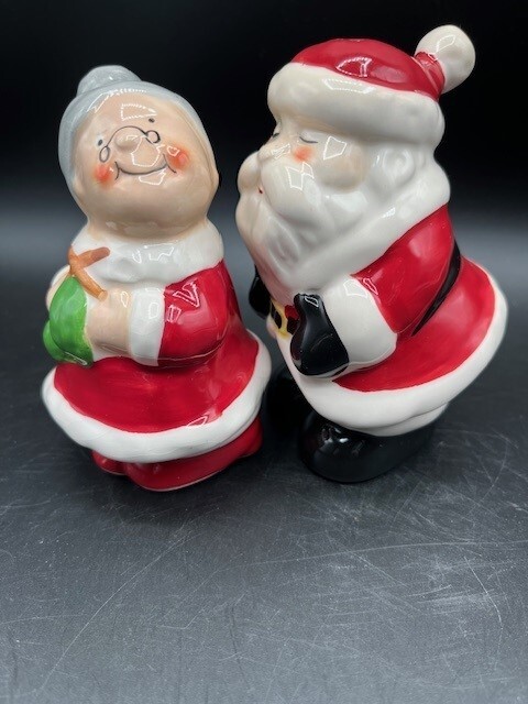 Salt and Pepper Shakers, Set of 2 Vintage Kitschy Large Mr & Mrs Santa Claus