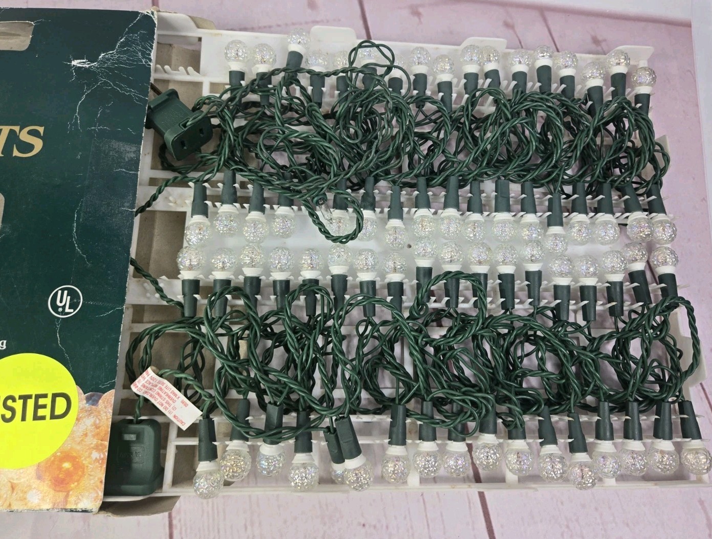 1992 Holiday Highlights Christmas Indoor Outdoor 70 Jewel Ball White Lights