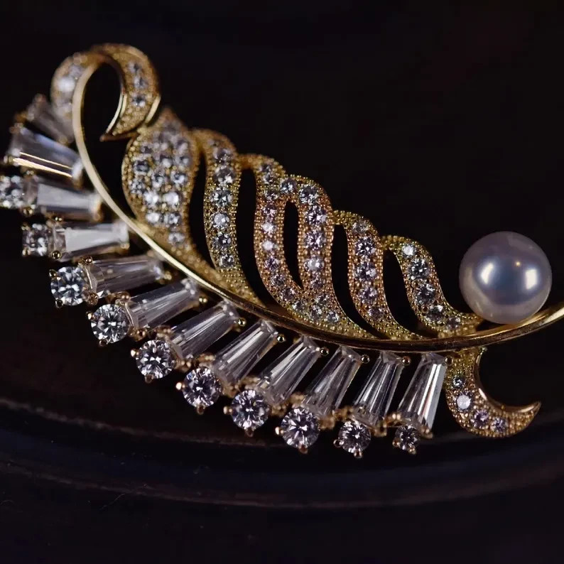 Graceful Feather Brooch Pin with Diamond & Pearl in 18K Yellow Gold Over Sz:50mm