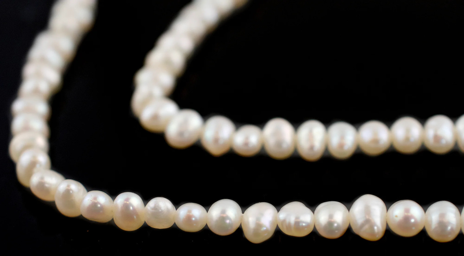 Smooth White Vintage Japanese Pearl Heishi Beads 4mm Disk 16 Inch Strand