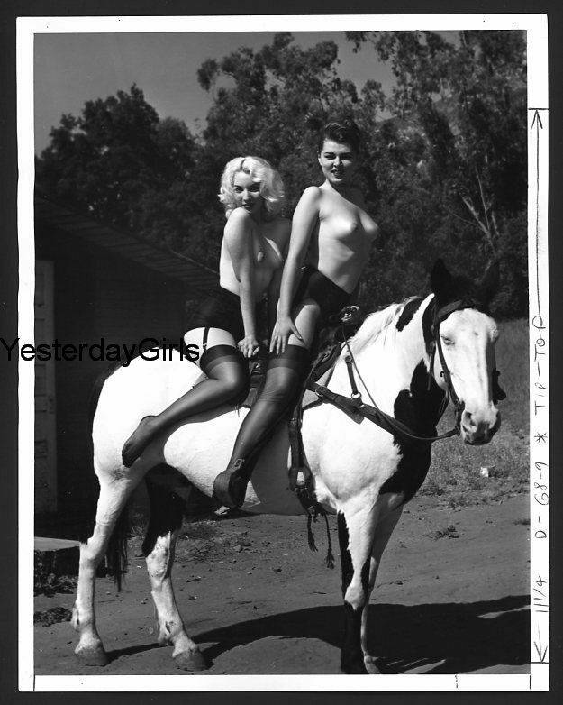 YGST-2819 VINTAGE B/W 8X10 1960’S NUDE MODELS WITH HORSE SHOT BY ELMER BATTERS
