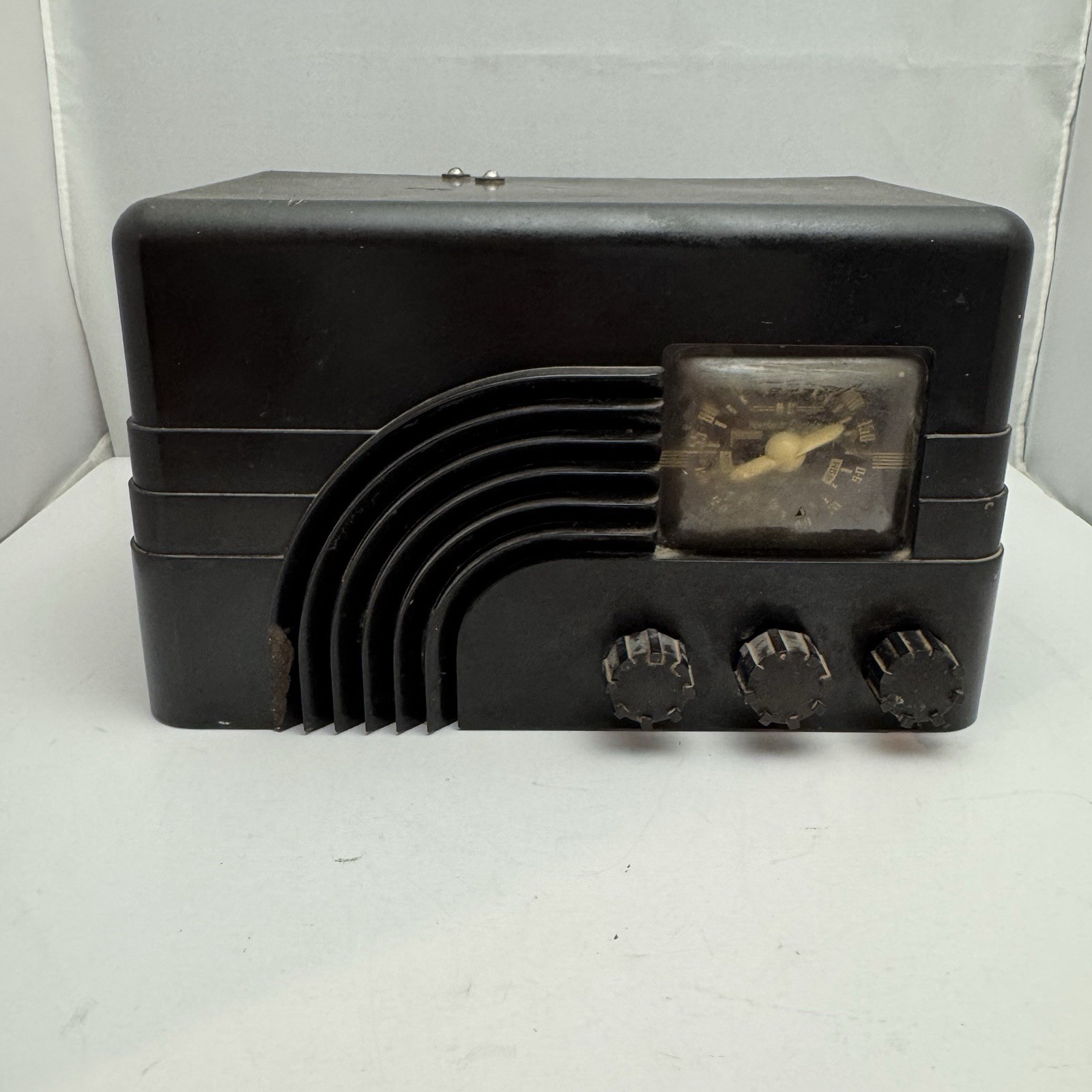 1940s Northern Electric Baby Champ Rainbow BC Shortwave Tube Radio Model 5002
