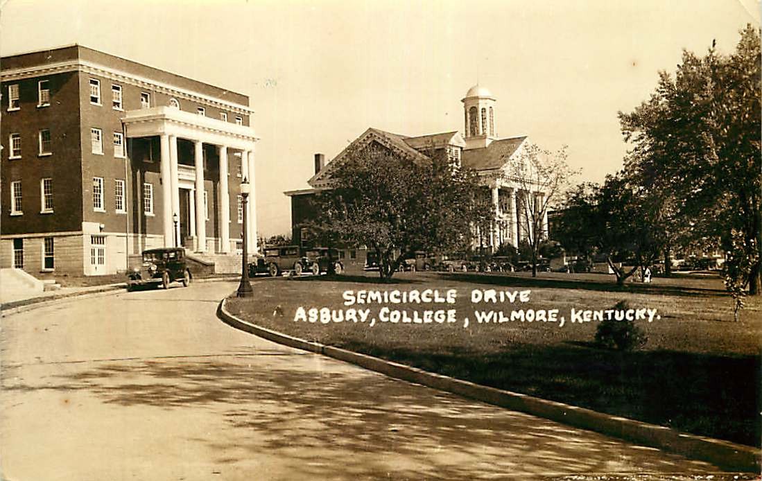 Real Photo Postcard Semicircle Drive, Asbury College, Wilmore, Kentucky – 1941