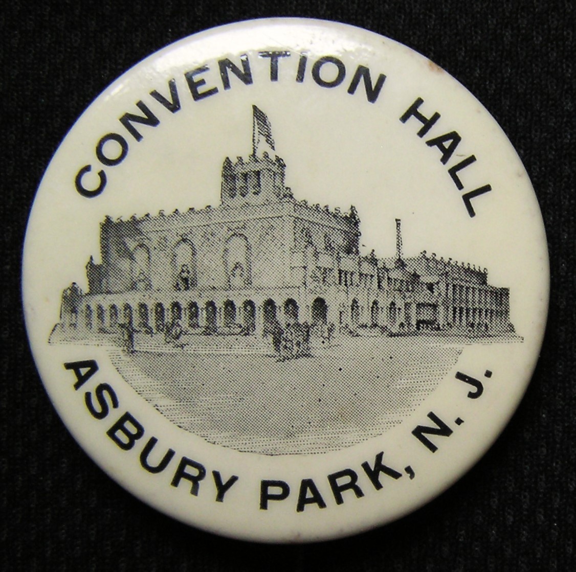 VTG 1.75″ ASBURY PARK NJ CONVENTION HALL PIN – NEW JERSEY SHORE – SOMMER BADGE