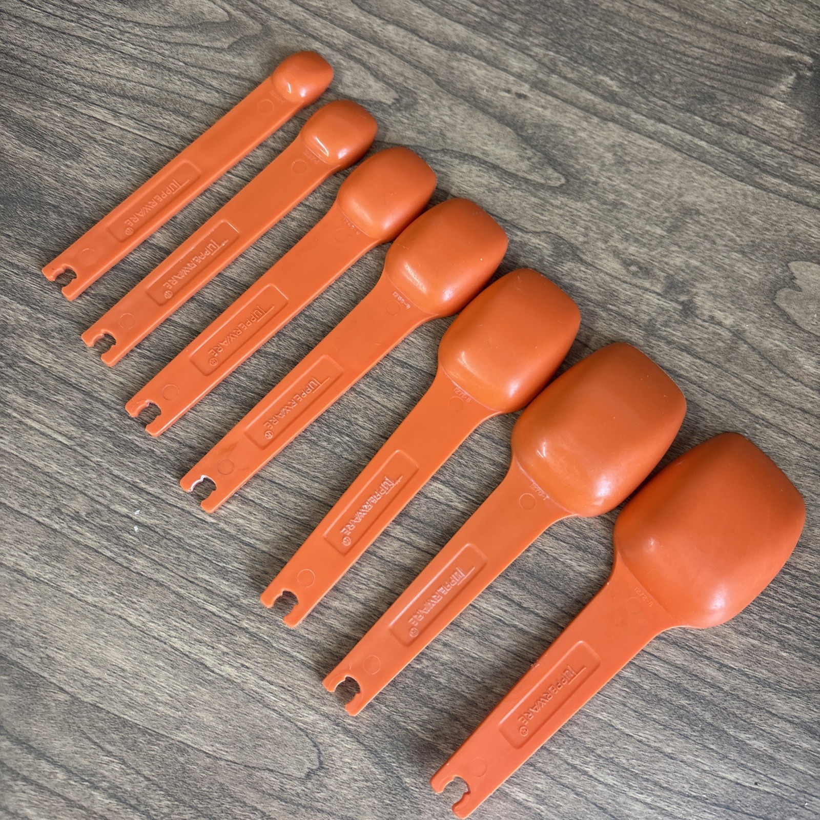 Vintage Tupperware Measuring Spoons Set Orange Complete Set of 7