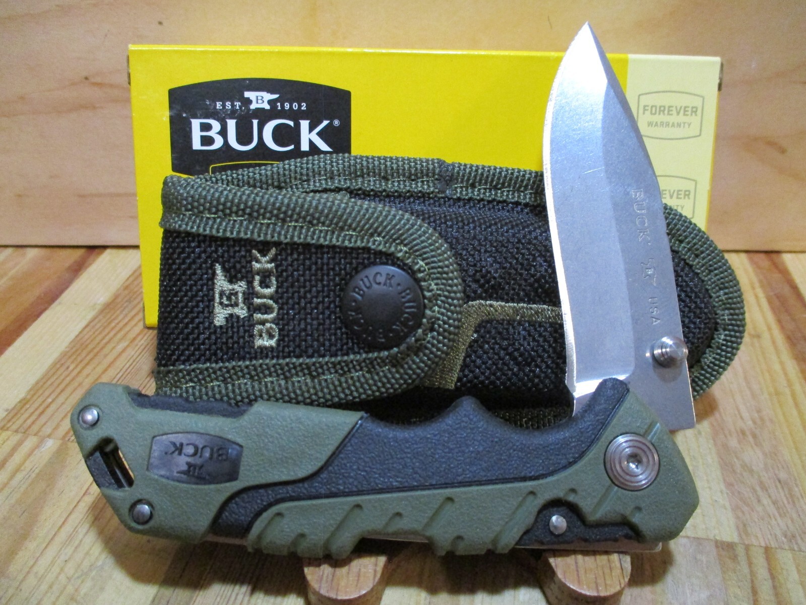 NIB Buck USA Pursuit 661 Folding Pocket Knife and Nylon Sheath – 11893