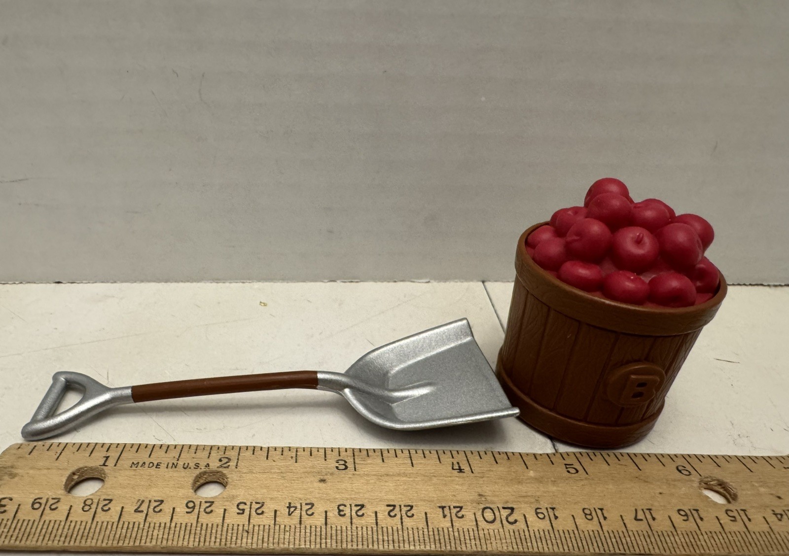 Breyer Horse Replacement Pieces for Olivia Doll, Apples & Shovel