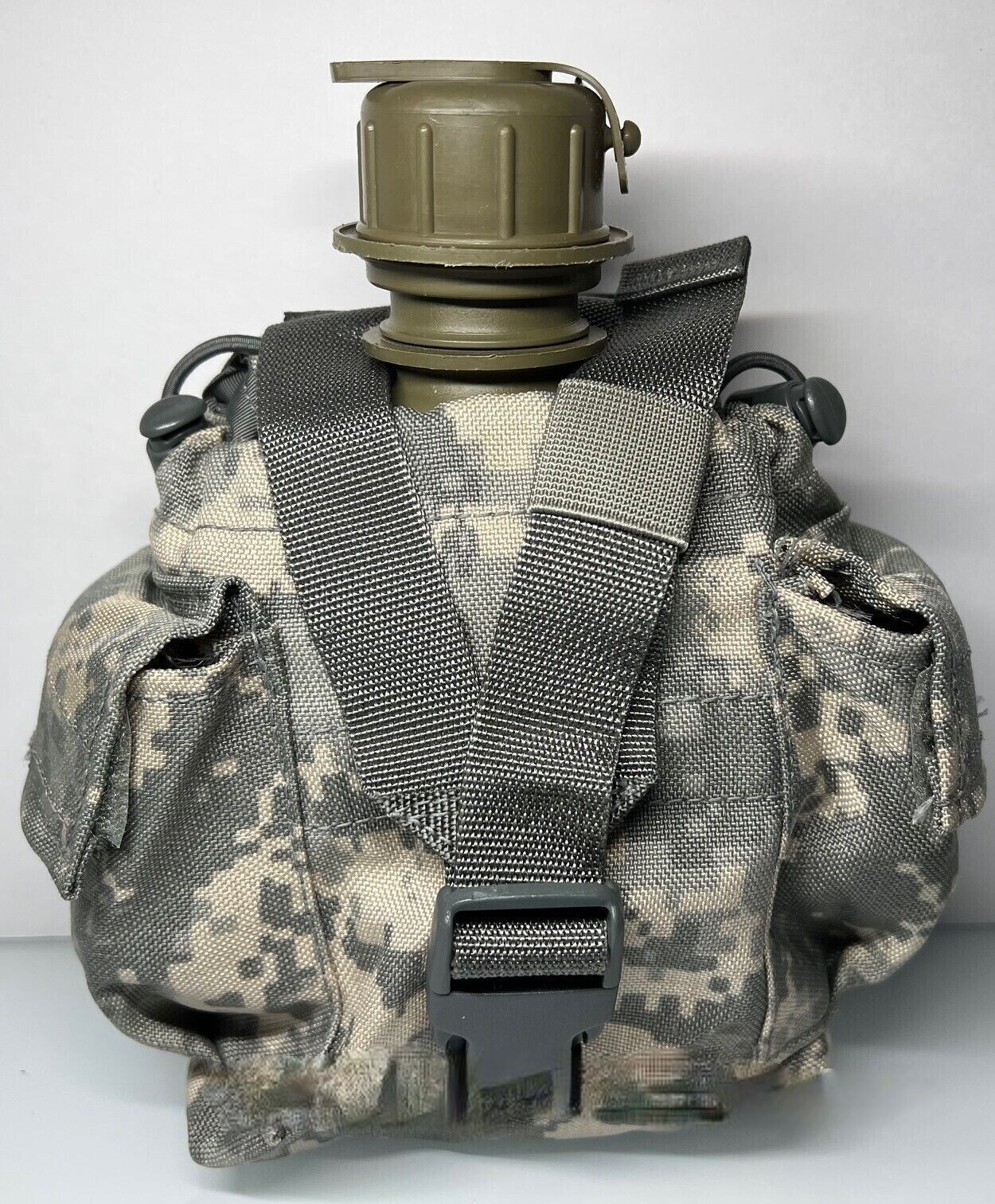 Authentic US Military 1 Quart OD Canteen w/ 1 Qt ACU Cover, 2 Piece Set VGC