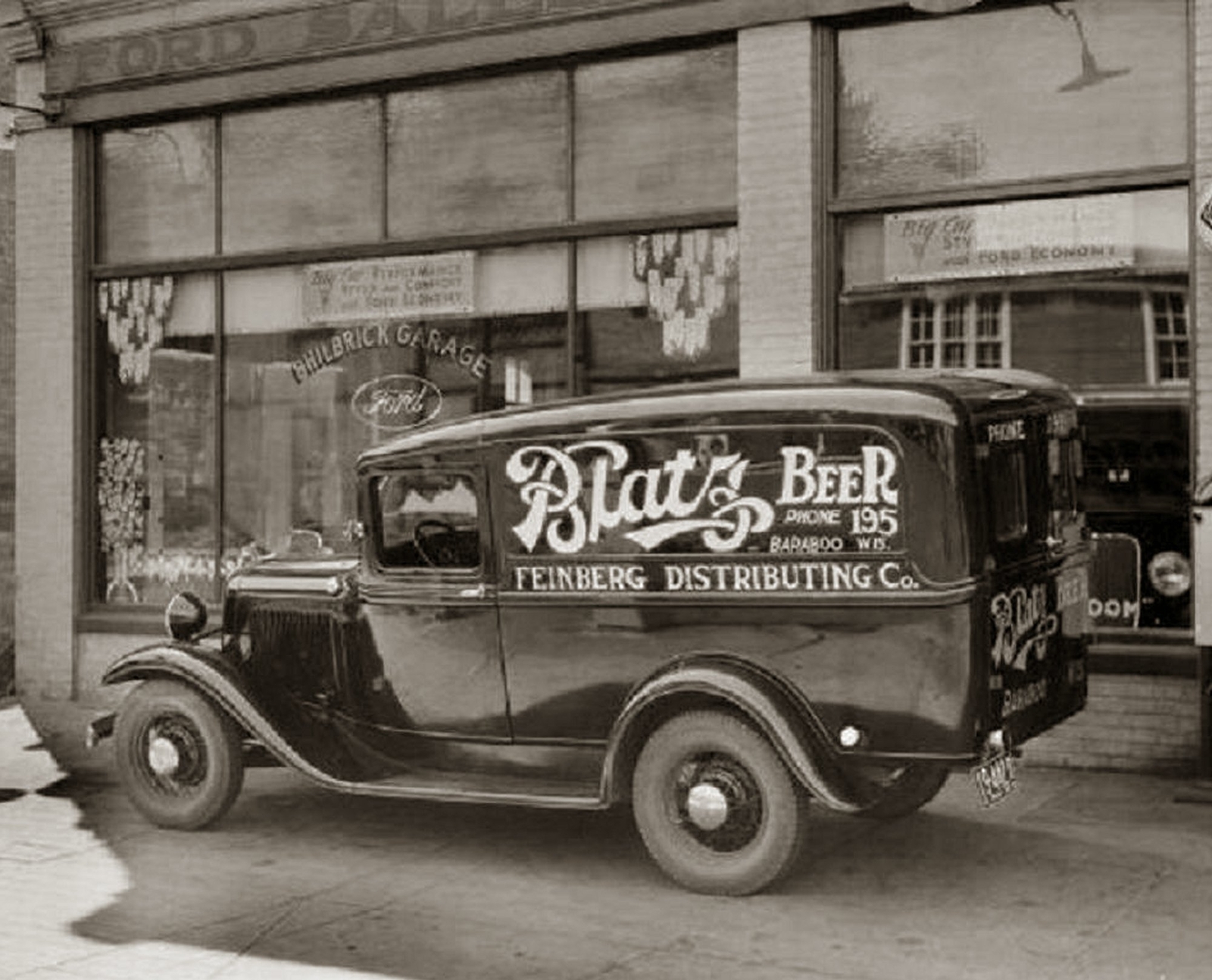 1930s BLATZ BEER TRUCK Photo (189-a)