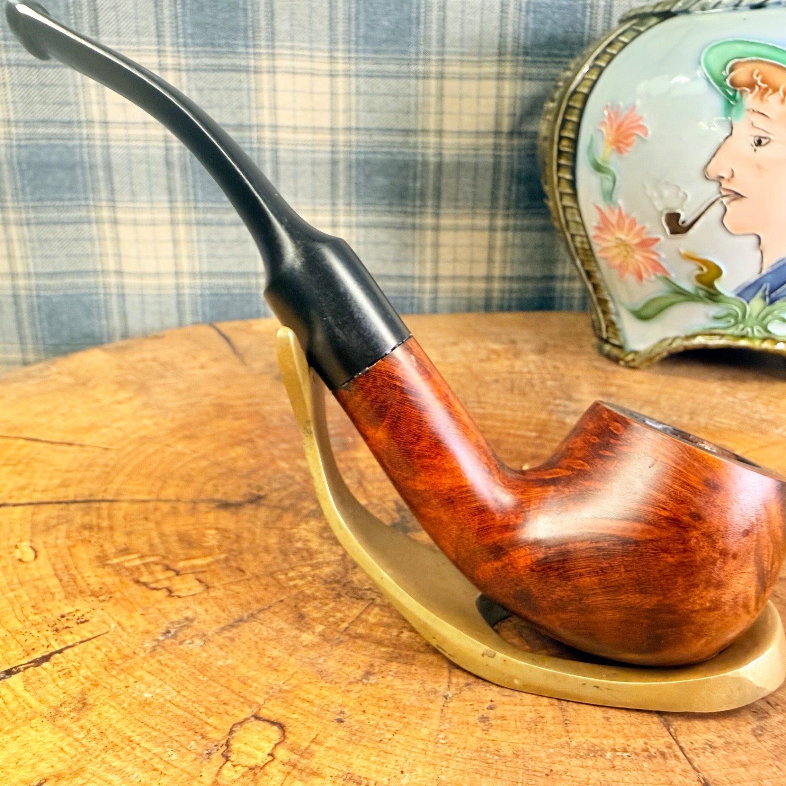 The MONTANA from Holland Briar Bent Billiard Estate Tobacco Pipe