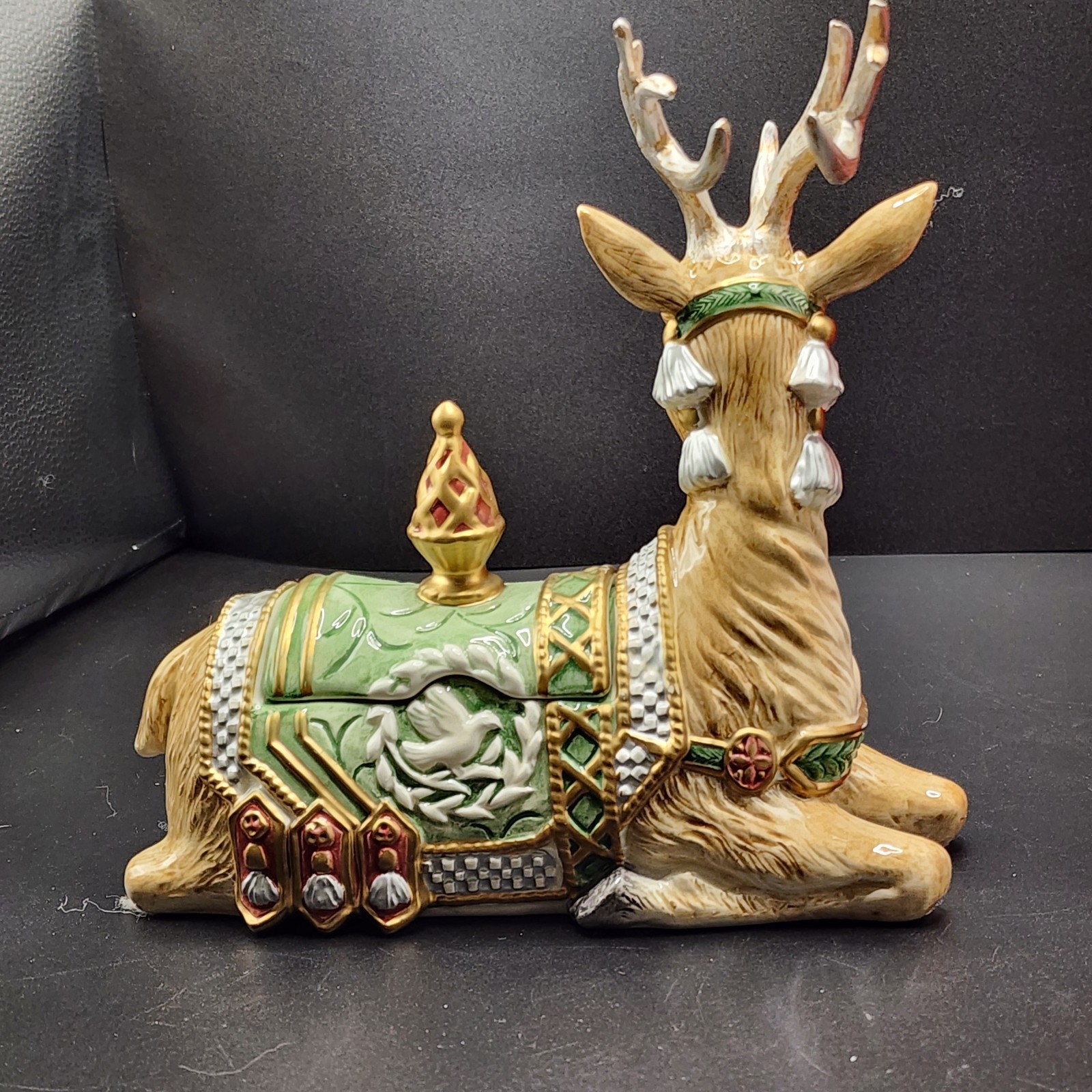 Fitz& Floyd Classics Christmas Reindeer Lidded Trinket Box Peace Dove Green Gold