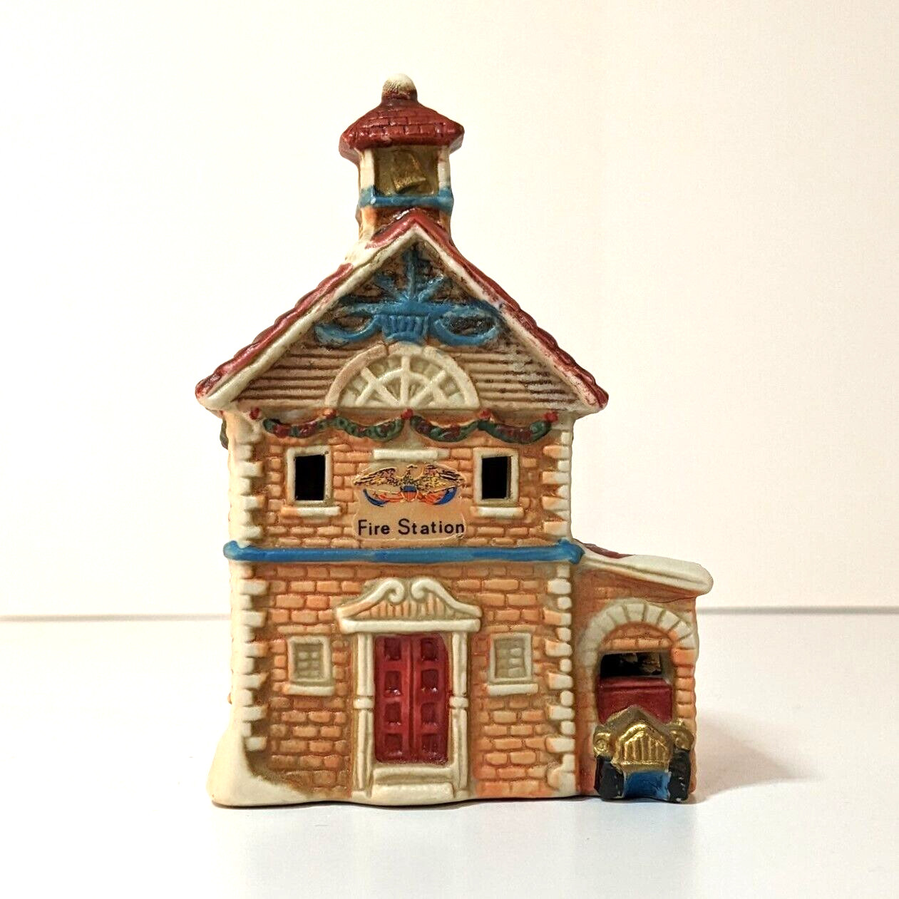 Christmas Village Fire Station Vintage 1992, LR, Light and Cord not Included