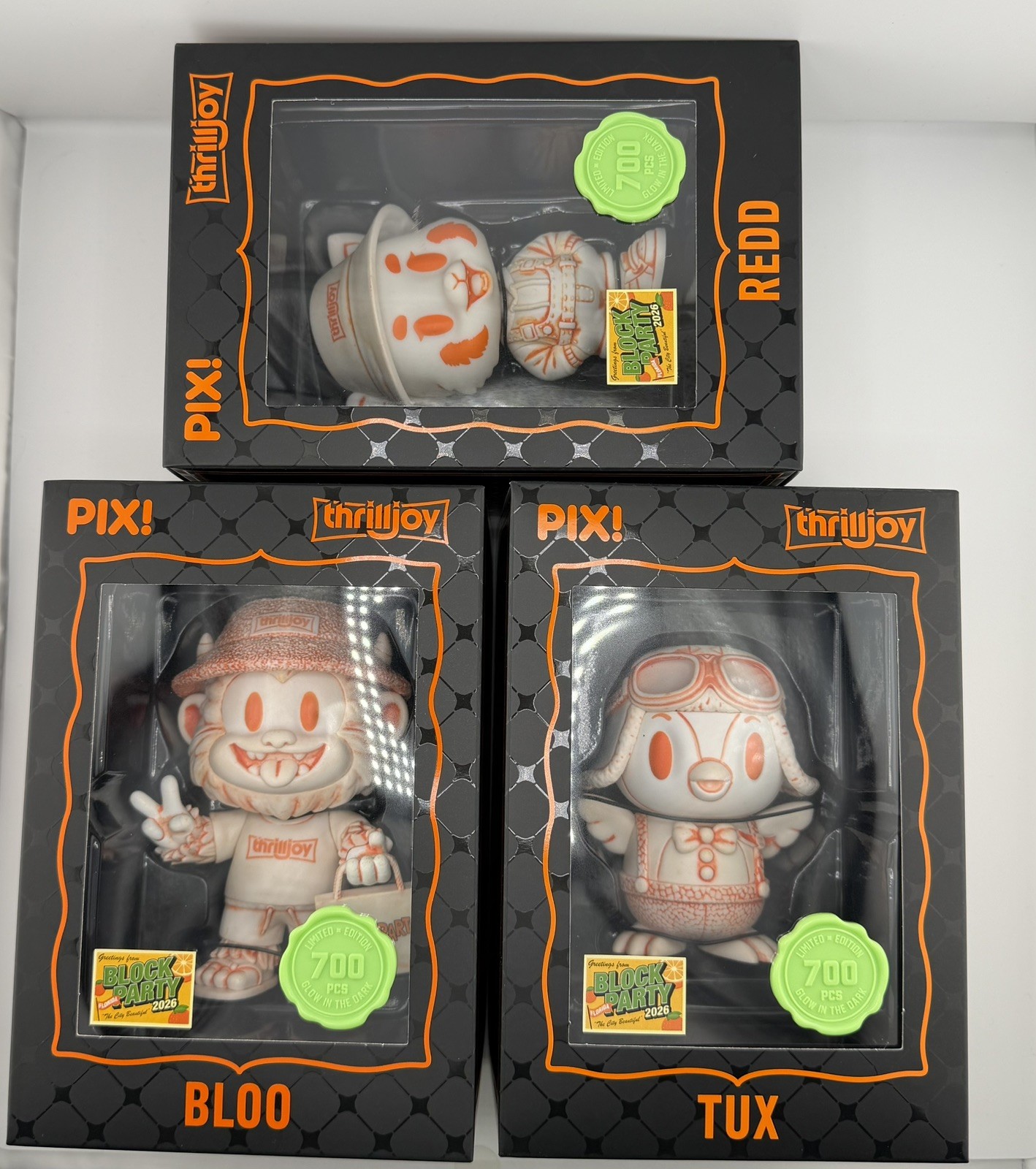 Thrilljoy PIX! Mascots red,bloo ,tux GID Block Party Exclusive LE 700 W/ Pins