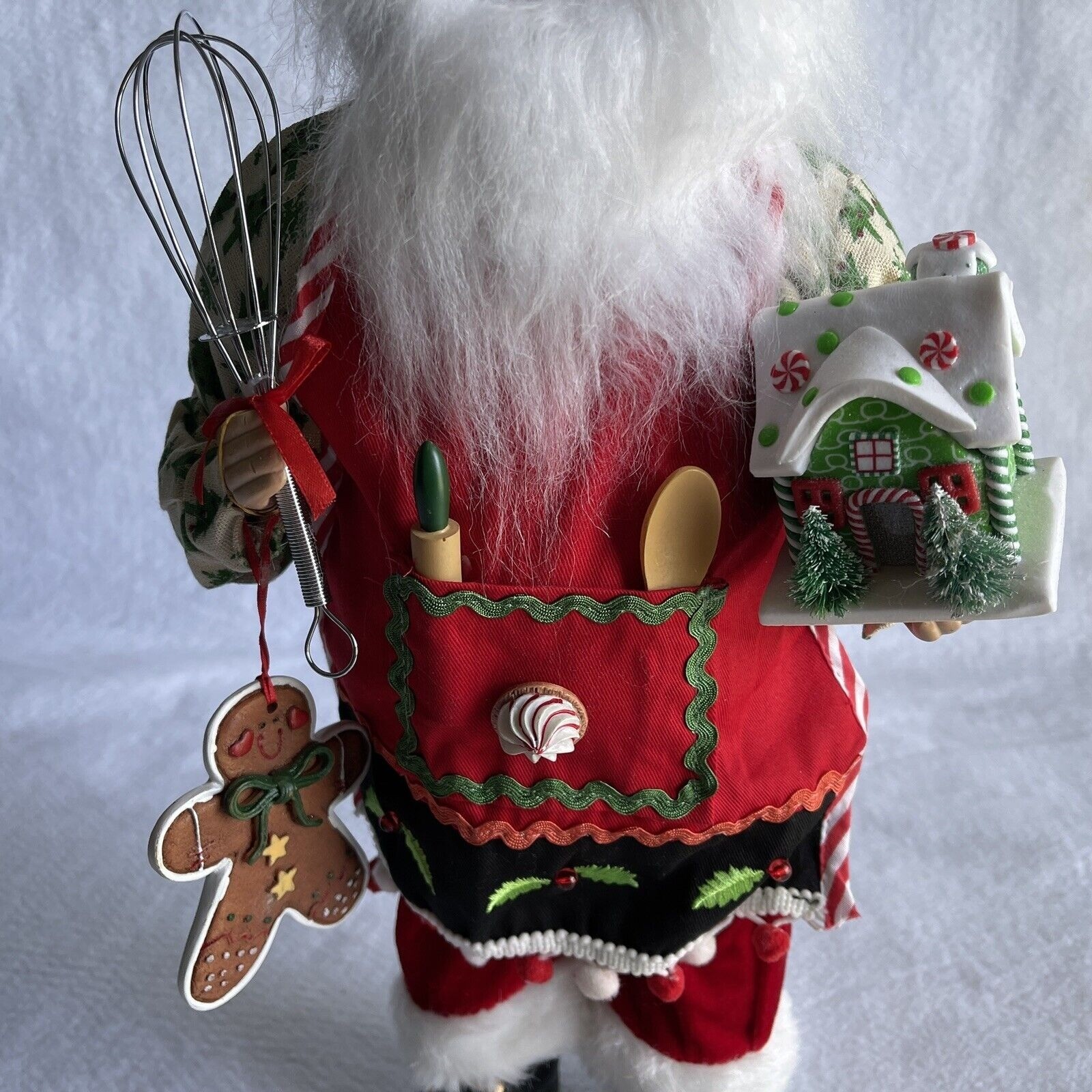 Santa Baker Figurine North Pole Trading Co Christmas Cheer Gingerbread House 19″