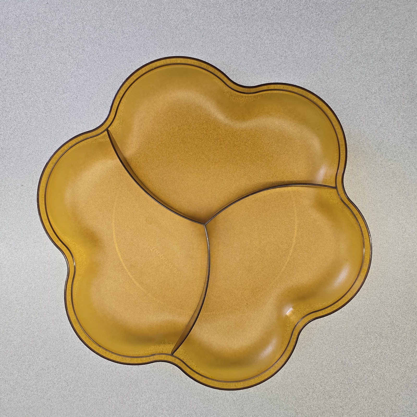 Tupperware Chip N Dip Bowl Container in Amber 4625A-1 No Dip Bowls