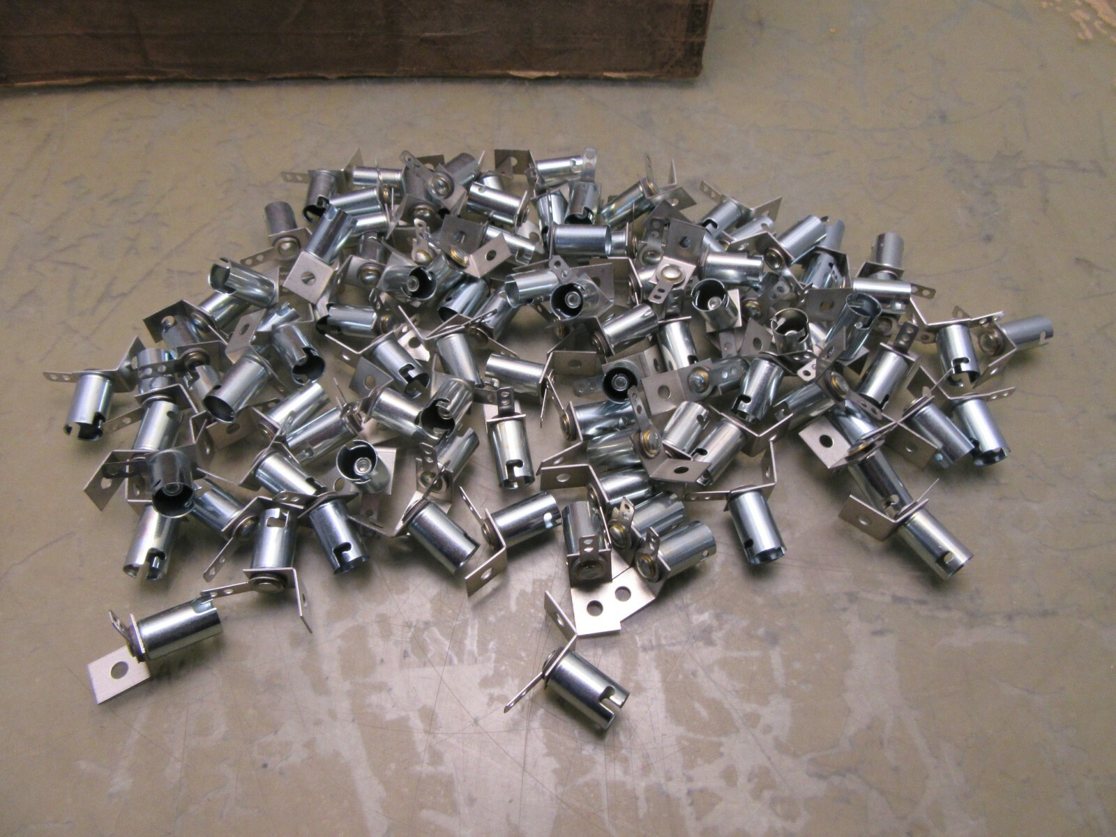 100x lamp bulb sockets #44 #47 bayonet lights – pinball machine parts [4*Z-15]