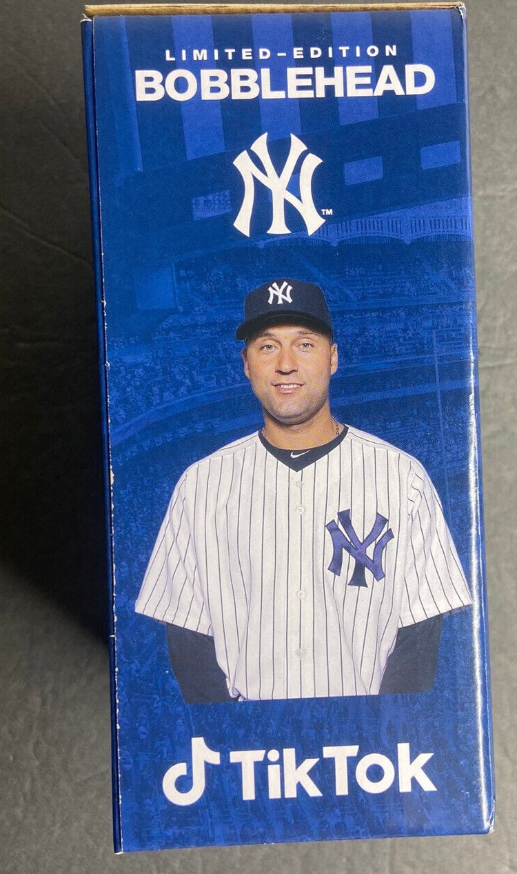 Derek Jeter Final Hit NY Yankees bobblehead SGA 9/25 2024 Captain -BROKEN BOX