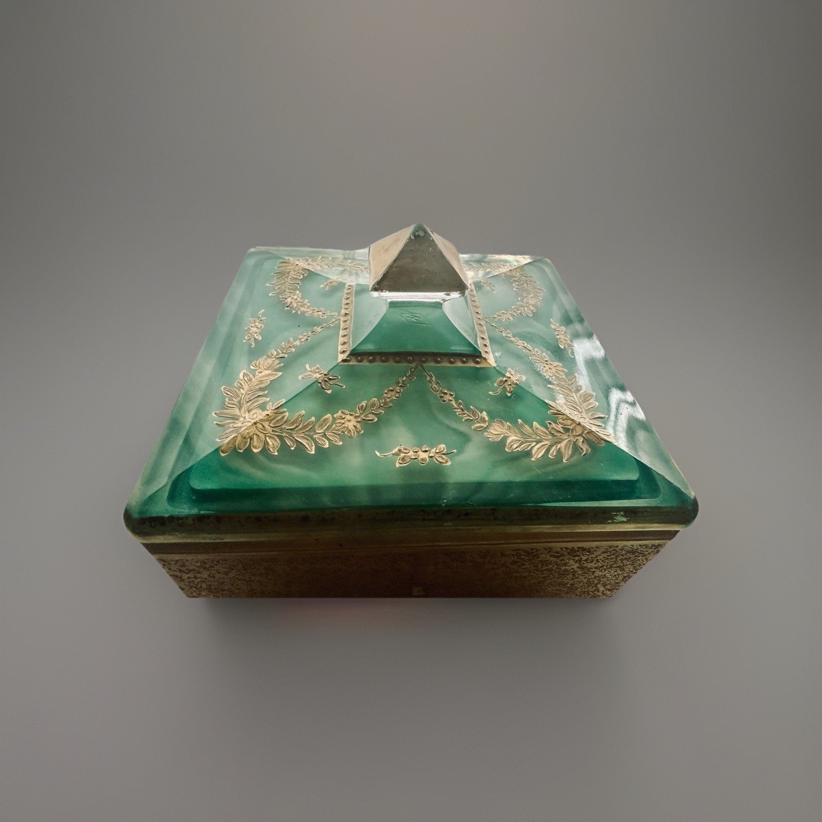 Czech/Bohemian Reverse-Enamel Vanity Box – Hand-Painted Gold Gilt – 1930s–1950s