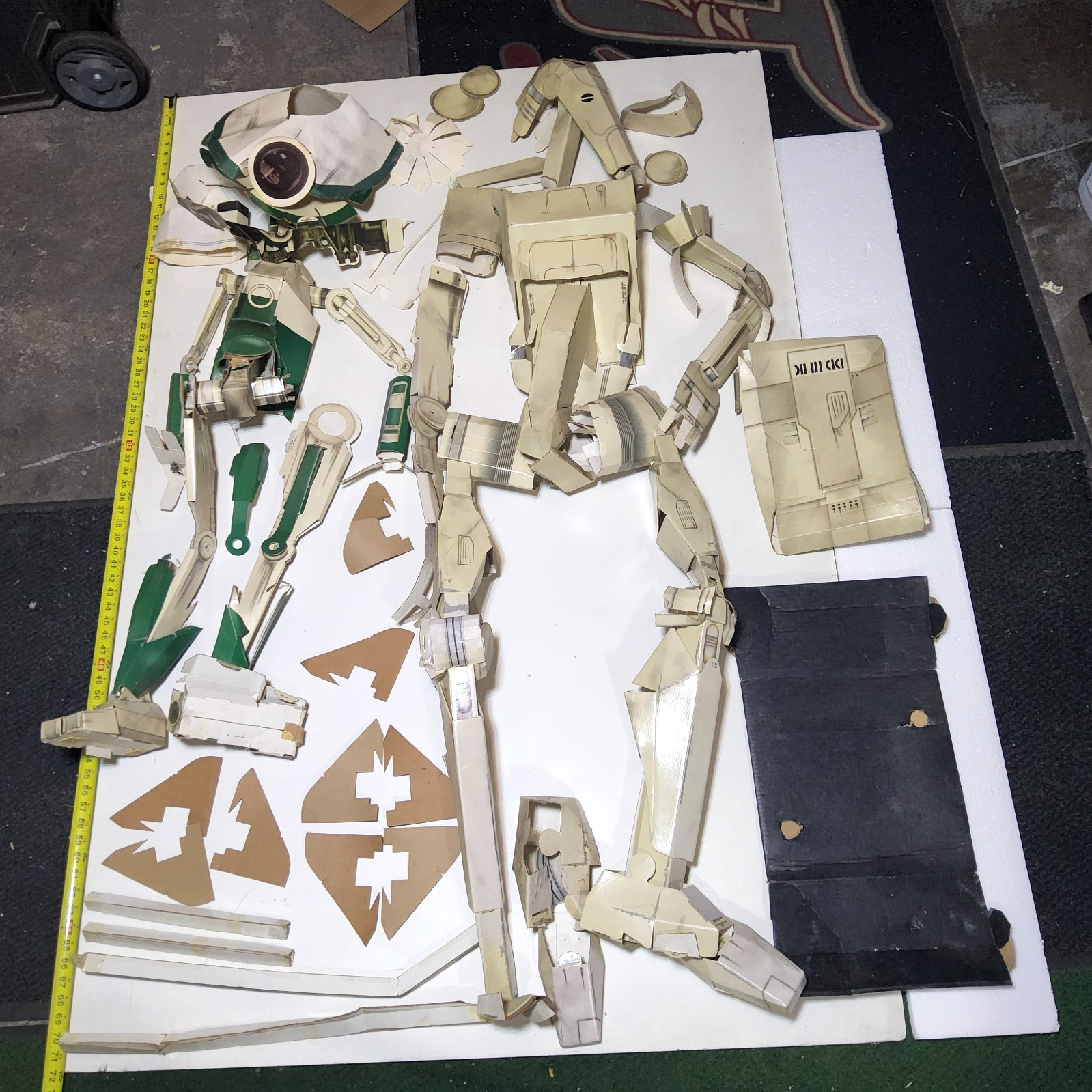 2 vintage life sized star Wars Clones battle pit droid cardboard 3d read repair