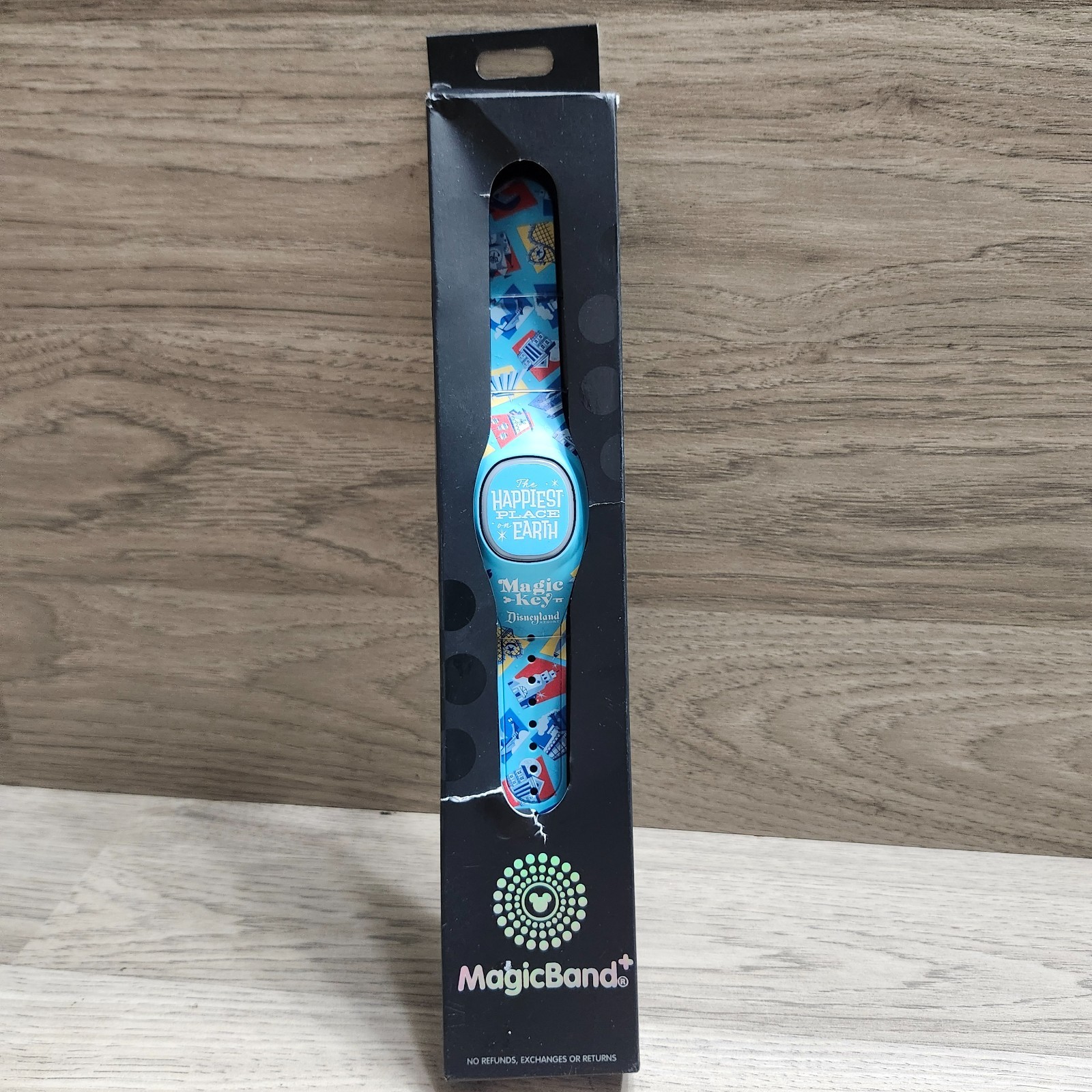 Disney Parks Disneyland Magic Key 2022 MagicBand+ “Happiest Place On Earth” NIB