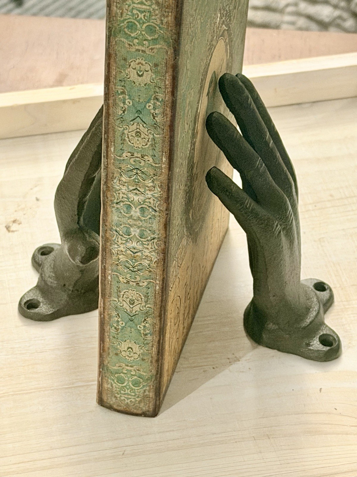 2 Cast Iron Hands Bookends Metal Rustic Shelf Table Decor Hand Decor Farmhouse