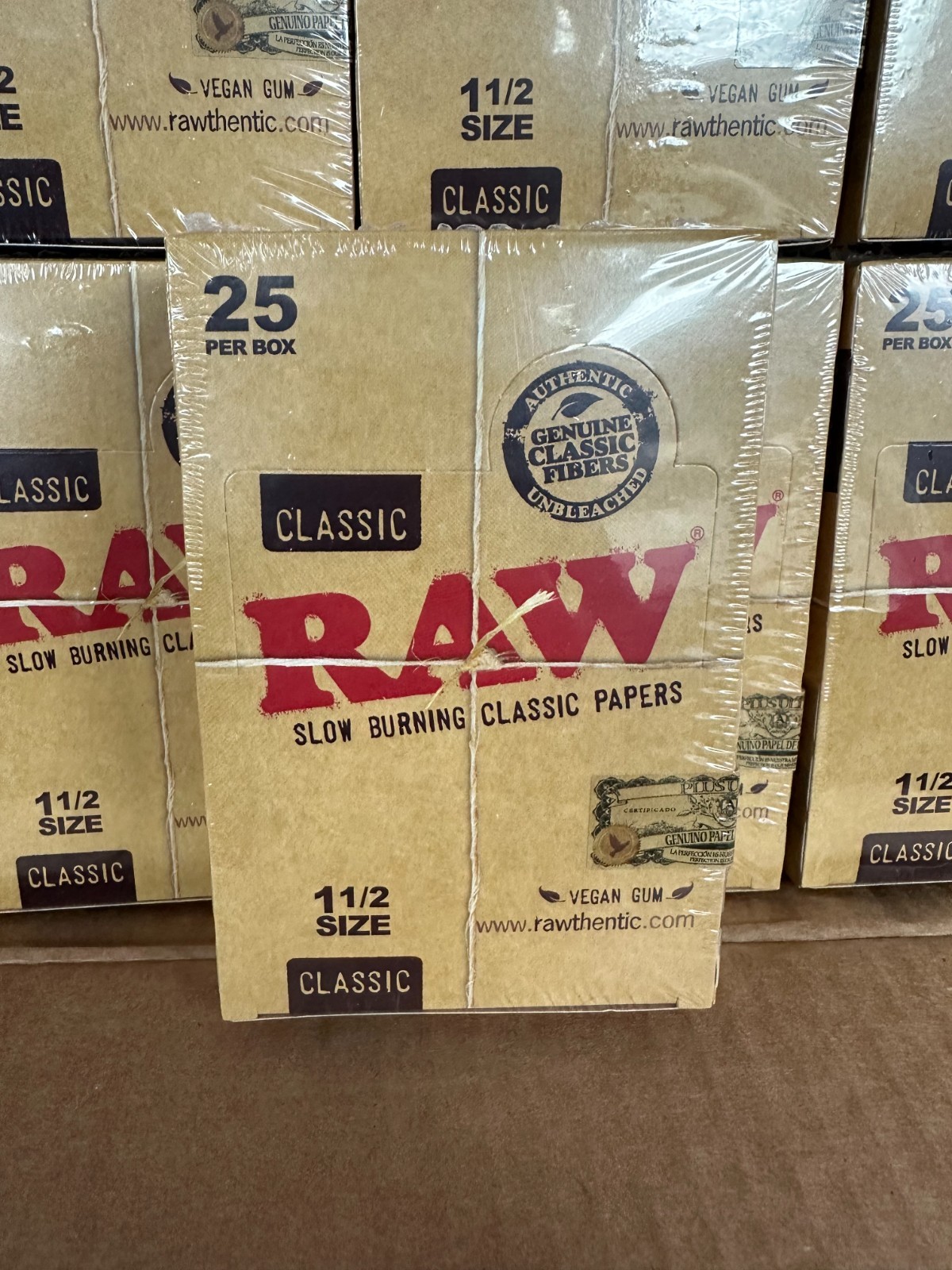 Raw Classic 1 1/2 Size Rolling Paper, 33 Count (Pack of 25) Sealed