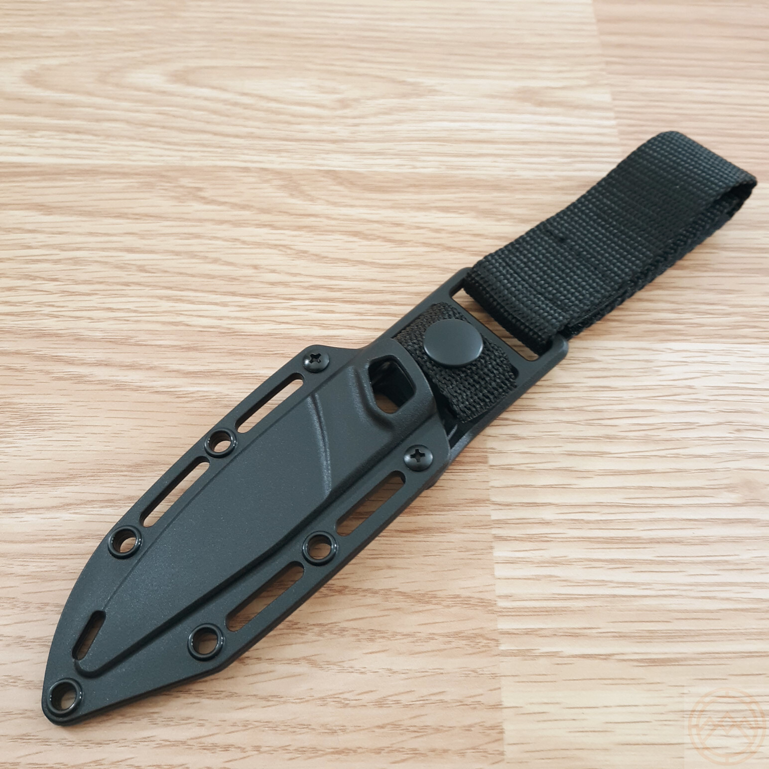 Kershaw Caper Fixed Knife 3.30″ D2 Tool Steel Blade Polypropylene/Rubber Overlay